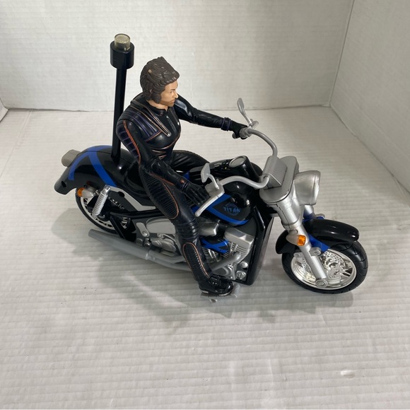 VTG Marvel Comic Action X-men Movie Wolverine Motorcycle Toy biz NO REMOTE - Picture 2 of 7